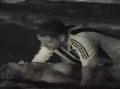裸の男ディック二つのガールフレン エロ  ...