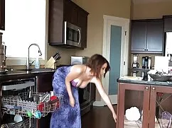 彼女's持っていますへ吸う アダルト 女 ...