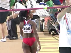 二つのパンツの下に刻まれたクソ壊れやすい ...